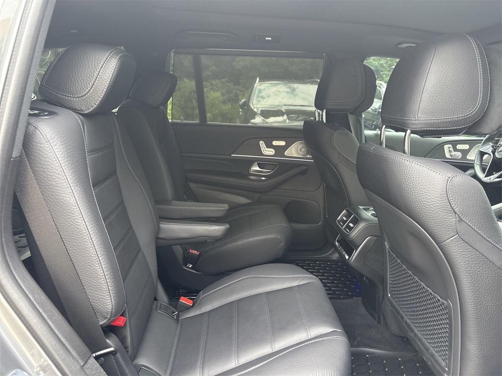 new 2025 Mercedes-Benz GLS 450 car, priced at $99,415