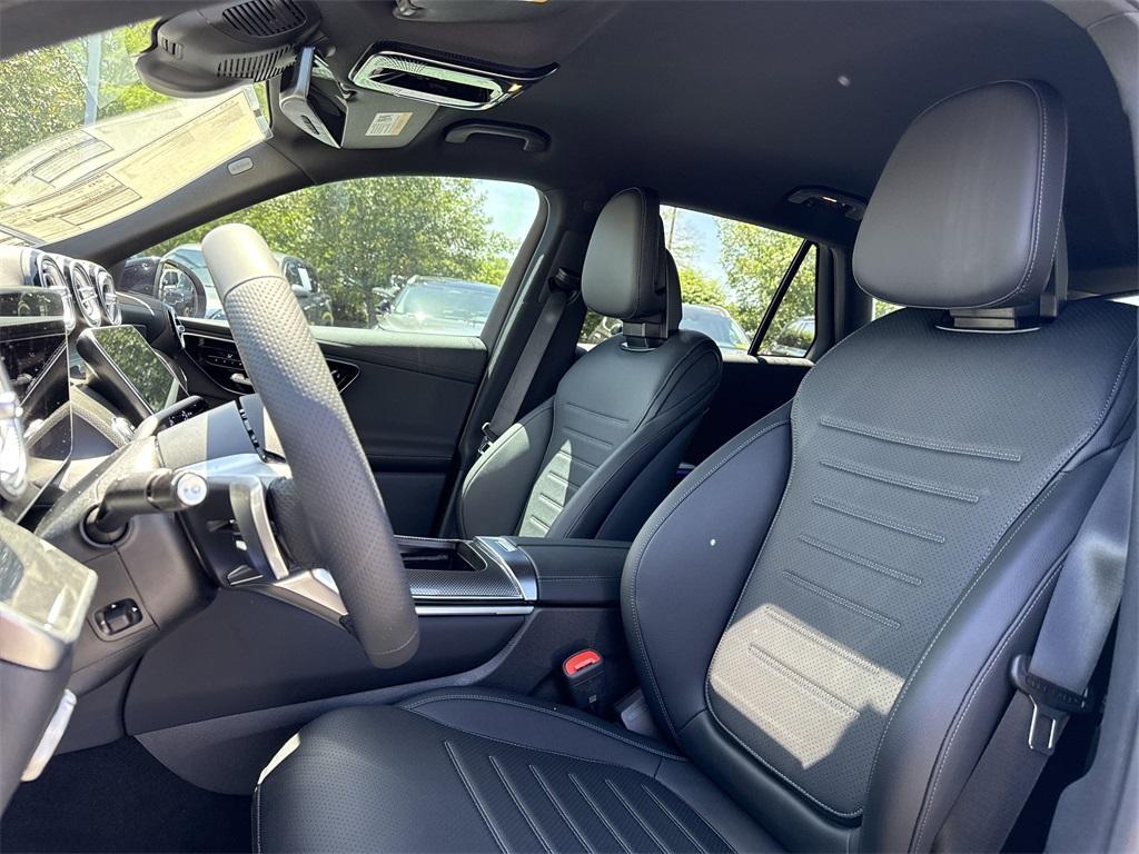 new 2025 Mercedes-Benz GLC 300 car, priced at $59,035