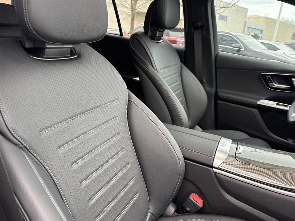 new 2025 Mercedes-Benz GLC 300 car, priced at $57,835