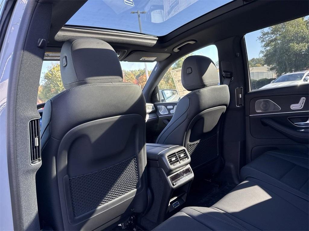 new 2025 Mercedes-Benz GLS 450 car, priced at $101,275