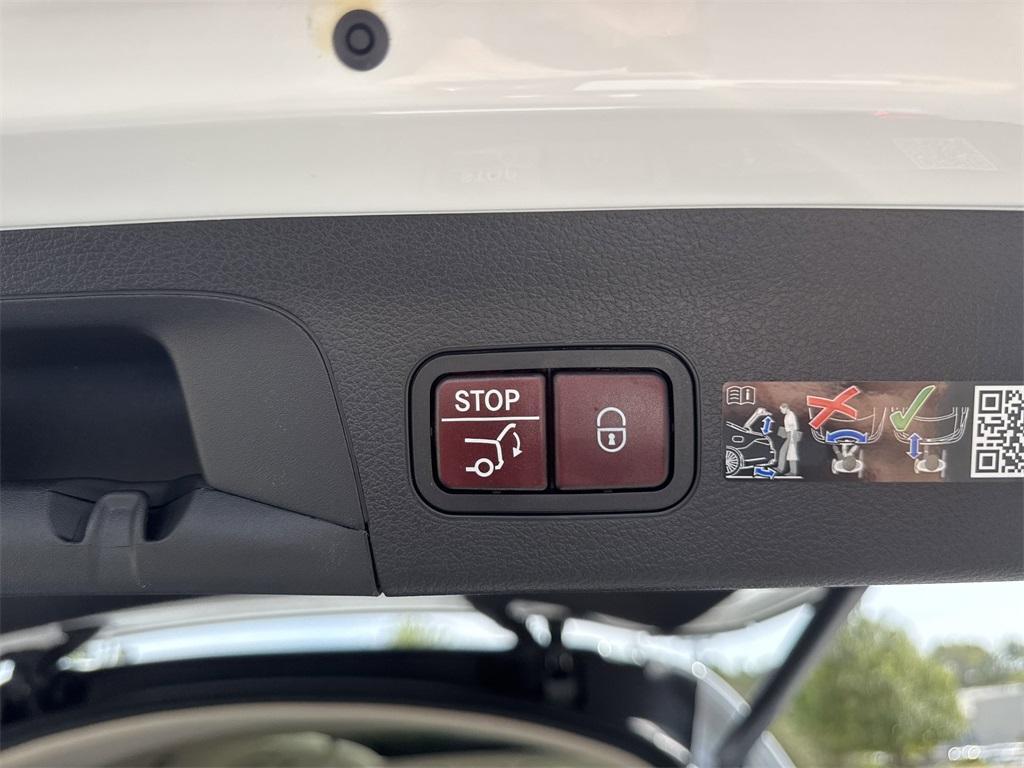 new 2025 Mercedes-Benz GLS 450 car, priced at $101,525