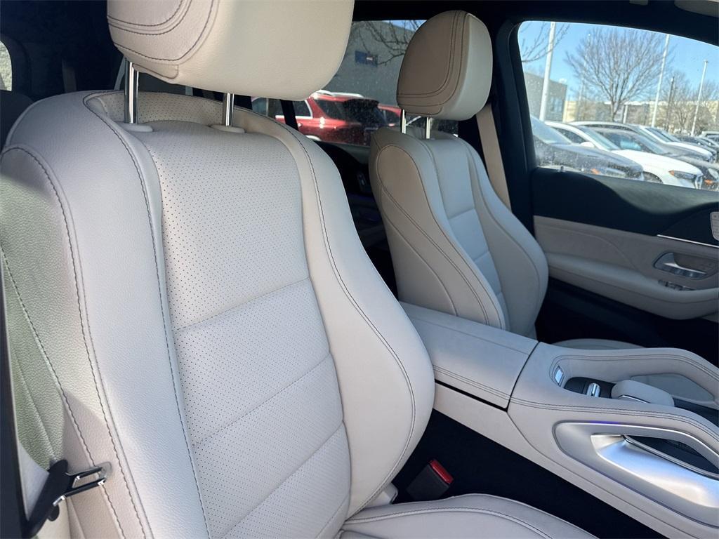 new 2025 Mercedes-Benz GLS 450 car, priced at $98,565