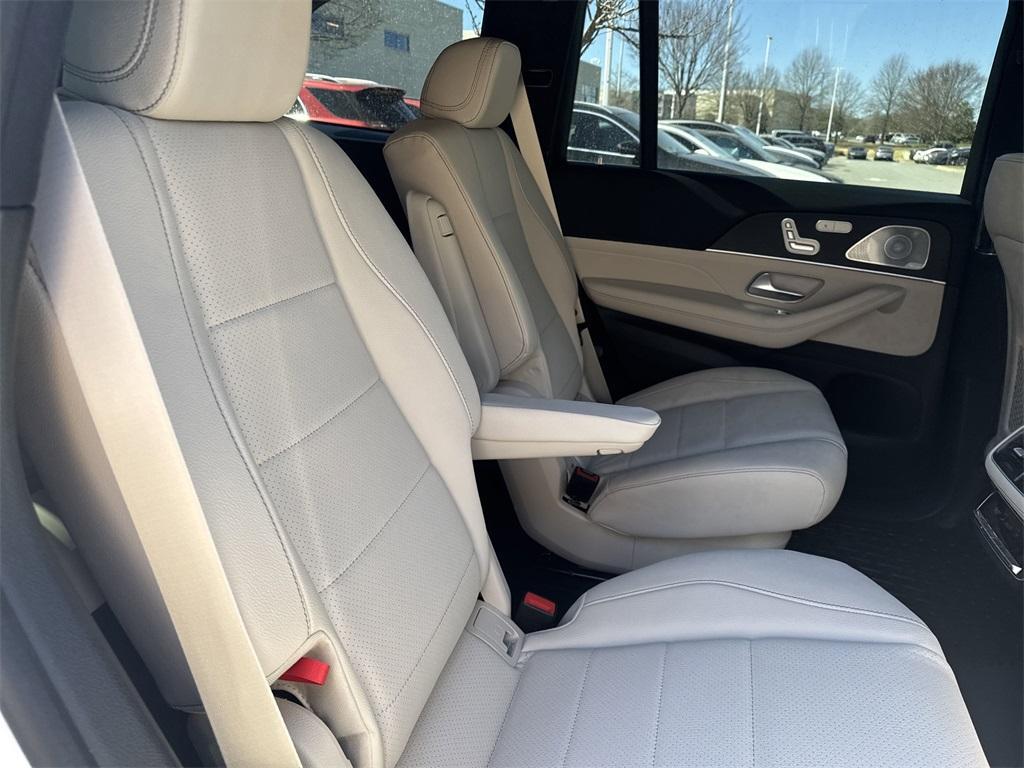 new 2025 Mercedes-Benz GLS 450 car, priced at $98,565
