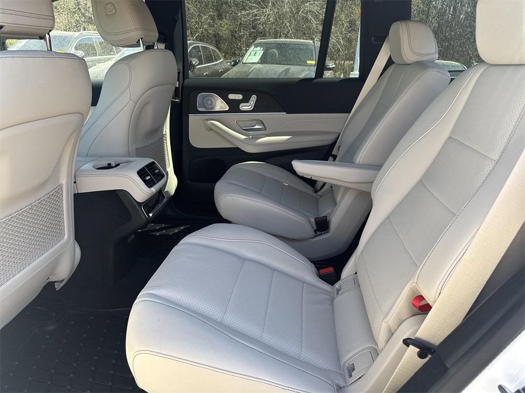 new 2025 Mercedes-Benz GLS 450 car, priced at $98,565
