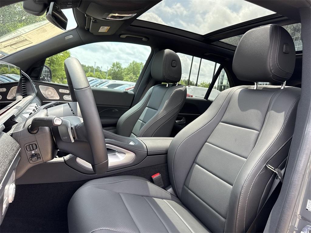 new 2025 Mercedes-Benz GLE 450 car, priced at $88,480
