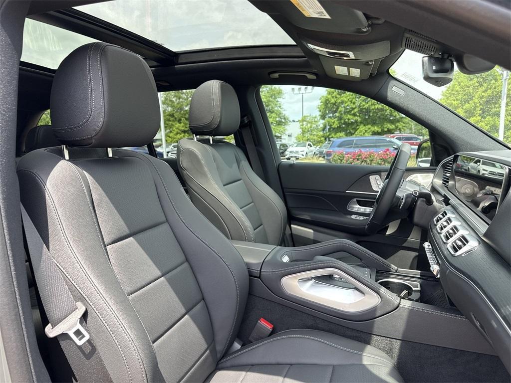 new 2025 Mercedes-Benz GLE 450 car, priced at $88,480