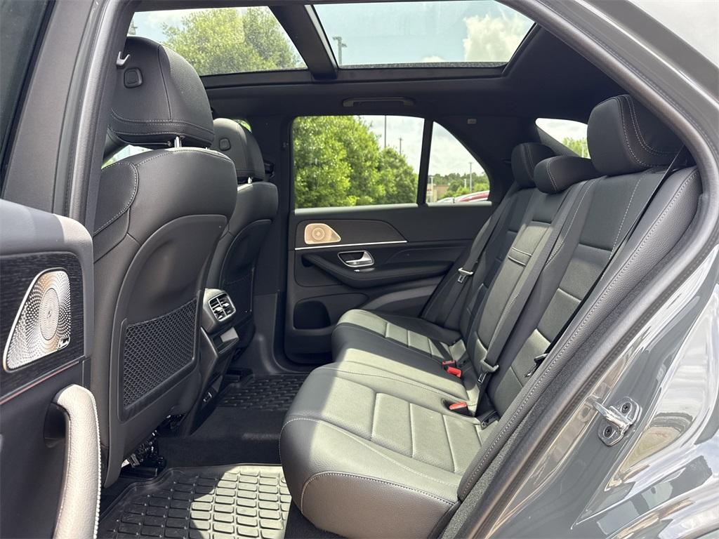 new 2025 Mercedes-Benz GLE 450 car, priced at $88,480