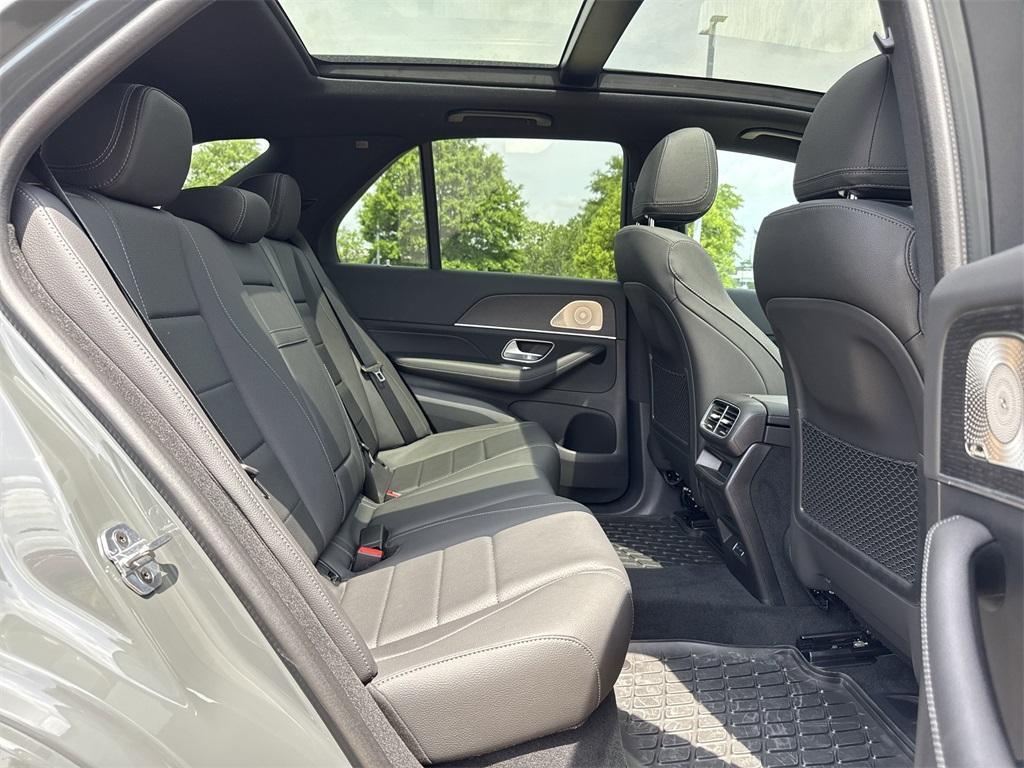 new 2025 Mercedes-Benz GLE 450 car, priced at $88,480