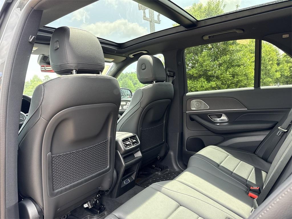 new 2025 Mercedes-Benz GLE 450 car, priced at $88,480