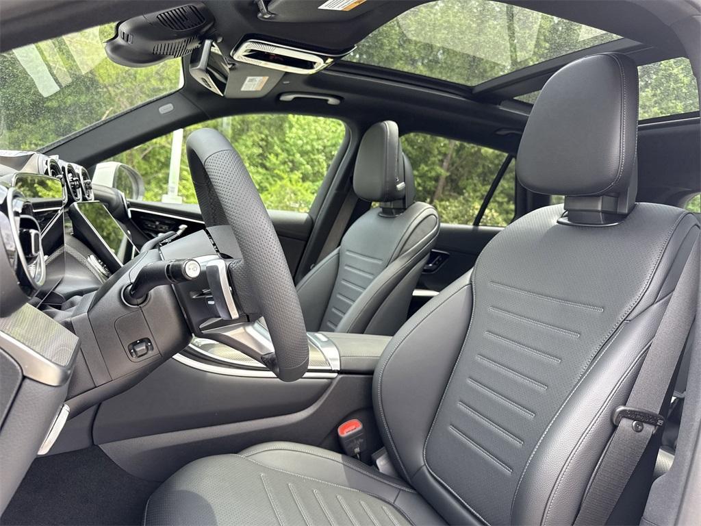new 2025 Mercedes-Benz GLC 300 car, priced at $58,050