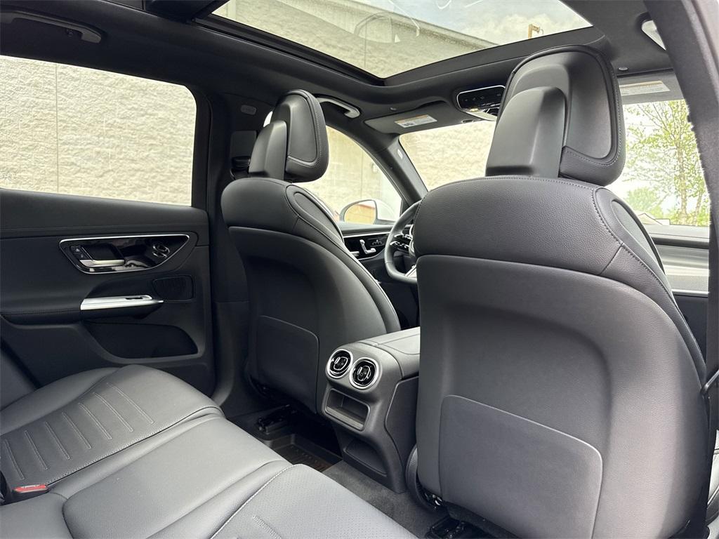 new 2025 Mercedes-Benz GLC 300 car, priced at $58,050
