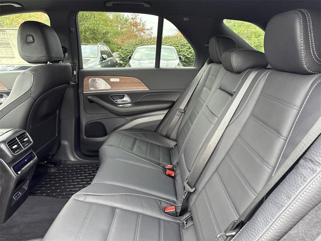 new 2025 Mercedes-Benz GLE 450 car, priced at $87,145