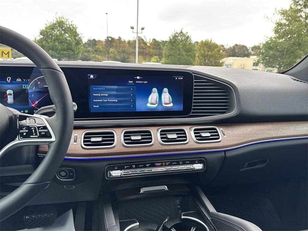 new 2025 Mercedes-Benz GLE 450 car, priced at $87,145