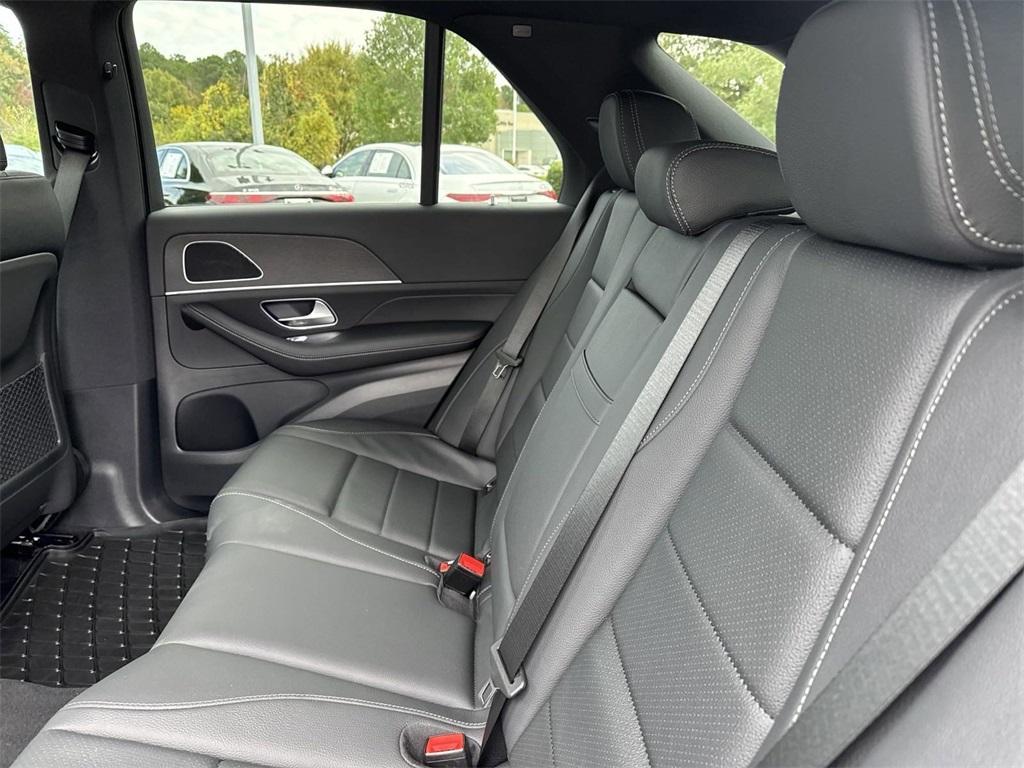 new 2025 Mercedes-Benz GLE 450 car, priced at $73,965