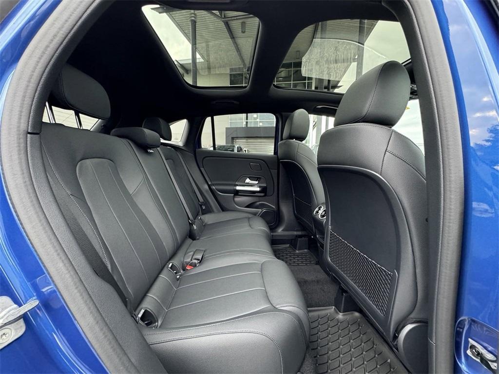 new 2025 Mercedes-Benz GLA 250 car, priced at $48,445