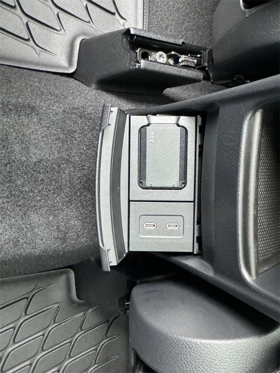 new 2025 Mercedes-Benz GLA 250 car, priced at $48,445