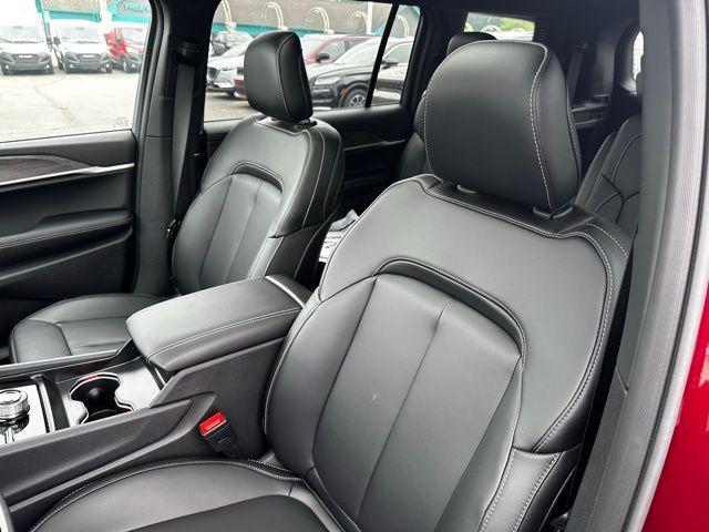 new 2025 Jeep Grand Cherokee L car