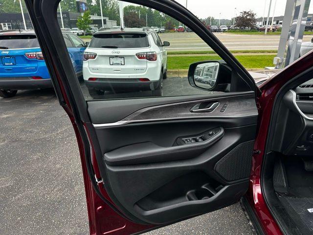 new 2025 Jeep Grand Cherokee L car, priced at $46,610