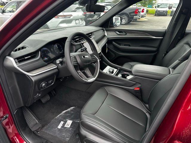 new 2025 Jeep Grand Cherokee L car