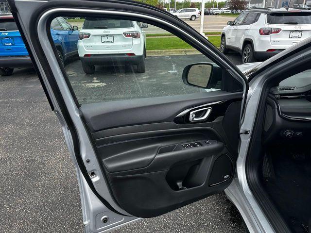 new 2025 Jeep Compass car