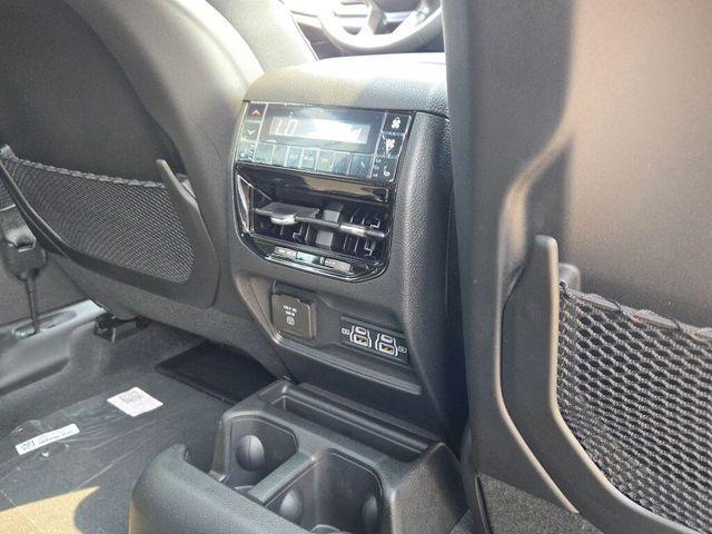 new 2025 Jeep Grand Cherokee L car, priced at $46,610