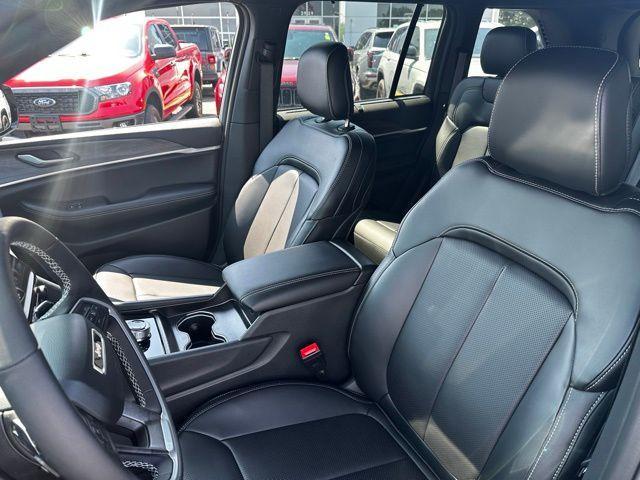 new 2025 Jeep Grand Cherokee car