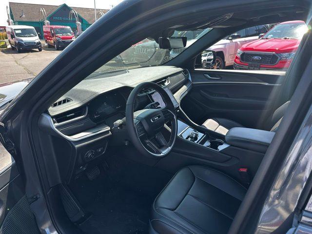 new 2025 Jeep Grand Cherokee car