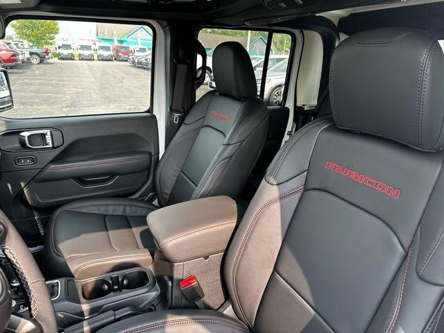 new 2025 Jeep Gladiator car