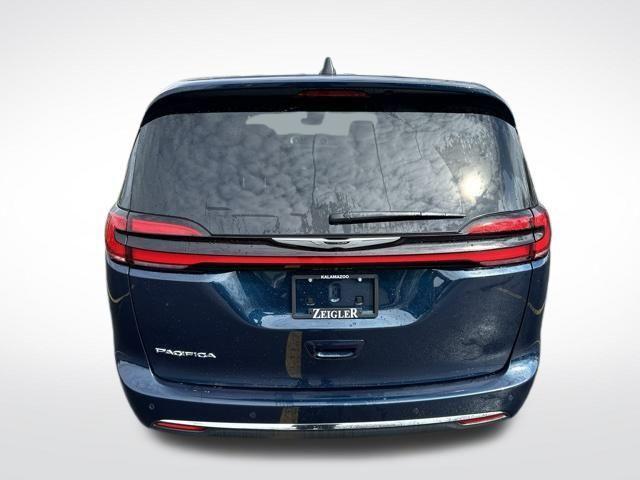 new 2025 Chrysler Pacifica car, priced at $41,920