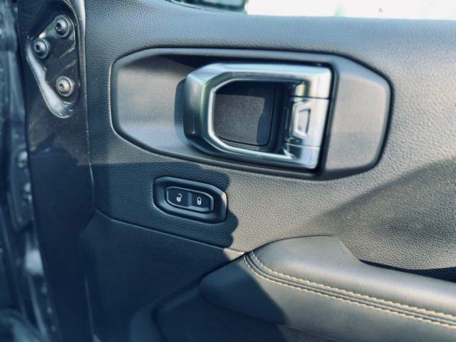 new 2025 Jeep Wrangler car, priced at $53,720