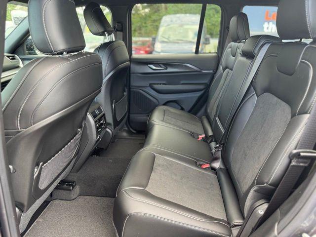 new 2025 Jeep Grand Cherokee car, priced at $47,725
