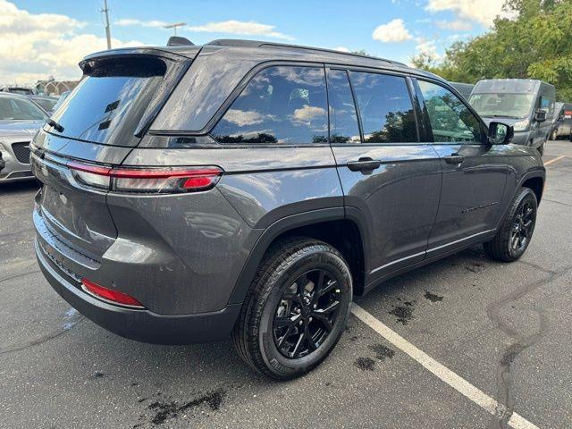 new 2025 Jeep Grand Cherokee car, priced at $47,725