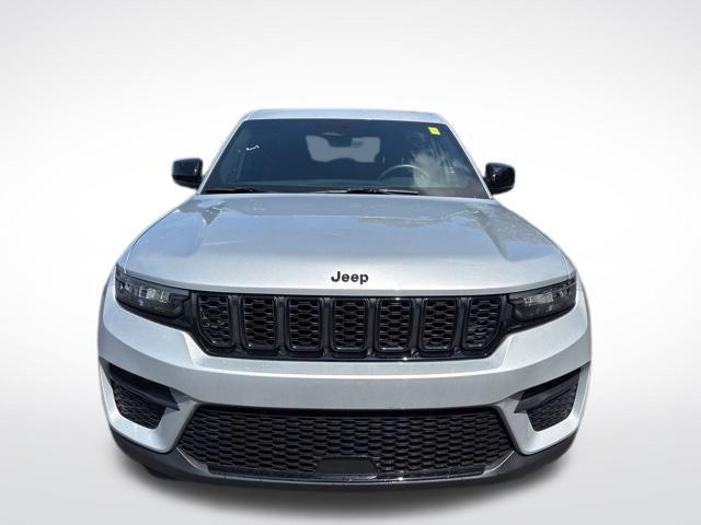 used 2022 Jeep Grand Cherokee car, priced at $33,603