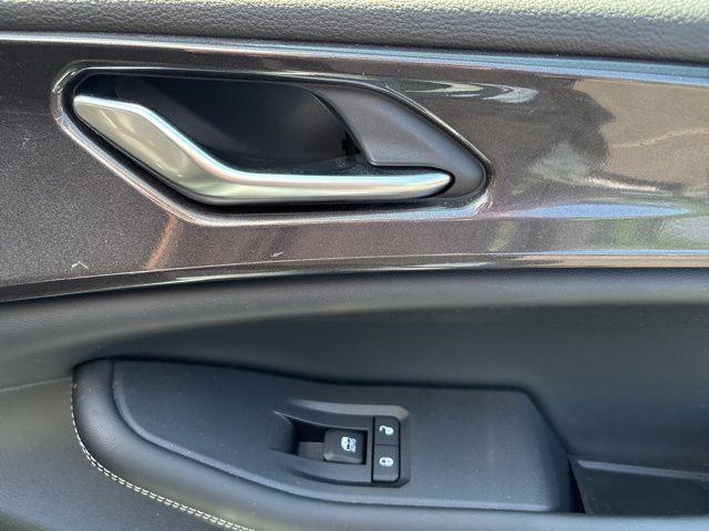 used 2022 Jeep Grand Cherokee car, priced at $33,603