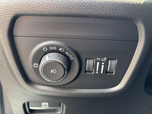 used 2022 Jeep Grand Cherokee car, priced at $31,750
