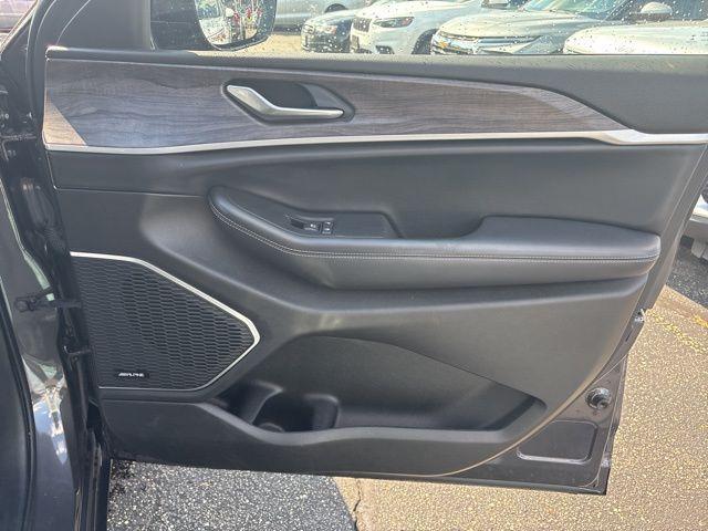 used 2022 Jeep Grand Cherokee car, priced at $28,496