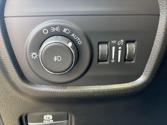used 2022 Jeep Grand Cherokee car, priced at $28,496