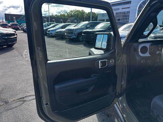 new 2025 Jeep Wrangler car, priced at $55,075