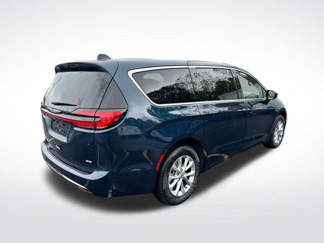 new 2025 Chrysler Pacifica car, priced at $44,635