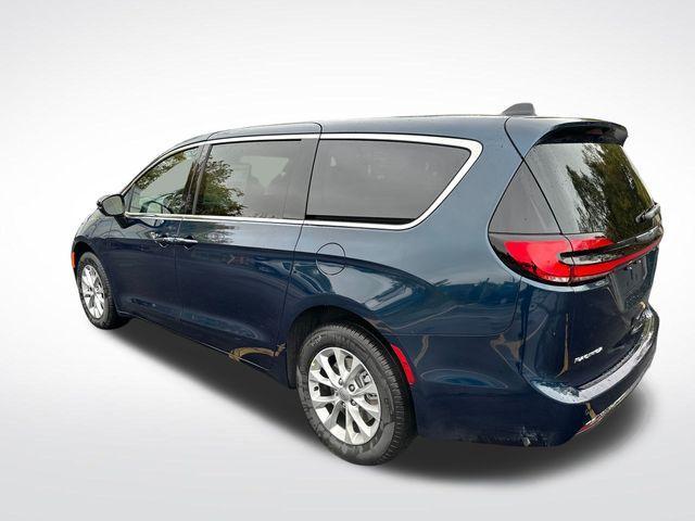 new 2025 Chrysler Pacifica car, priced at $44,635