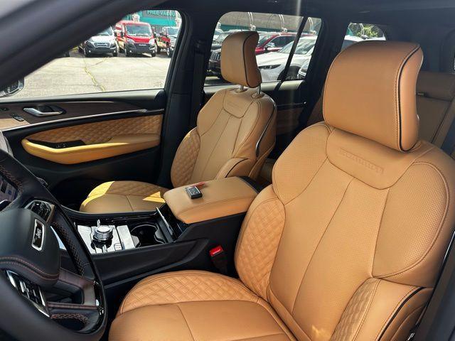 new 2025 Jeep Grand Cherokee car