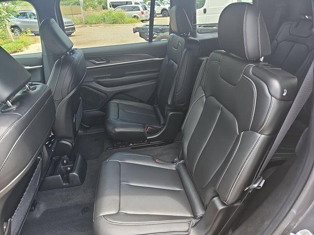 new 2025 Jeep Grand Cherokee L car