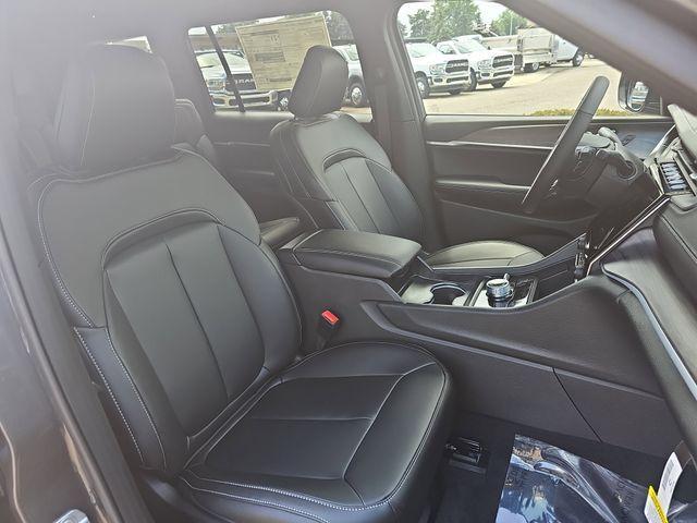new 2025 Jeep Grand Cherokee L car