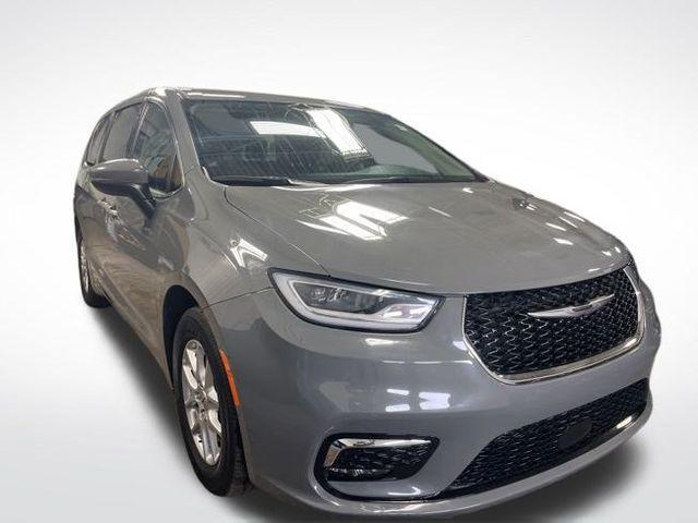 used 2023 Chrysler Pacifica car, priced at $26,000