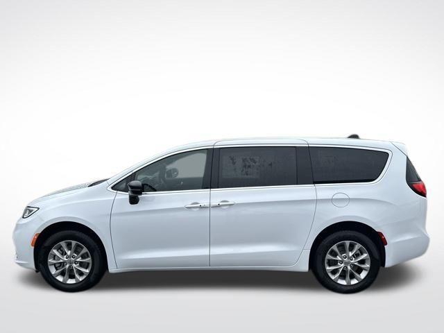 new 2025 Chrysler Pacifica car, priced at $42,201