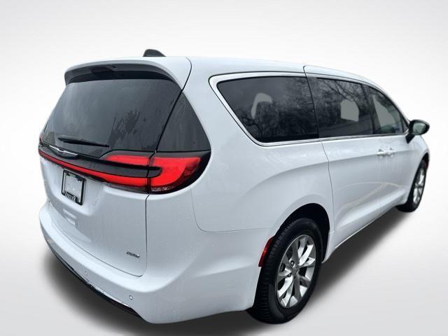 new 2025 Chrysler Pacifica car, priced at $42,201