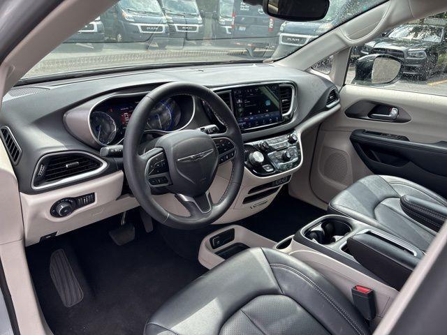 used 2024 Chrysler Pacifica car, priced at $33,500