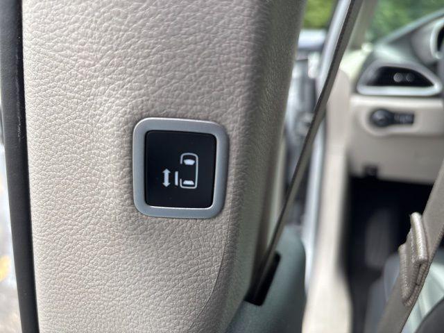 used 2024 Chrysler Pacifica car, priced at $33,500