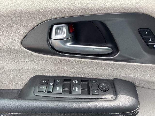 used 2024 Chrysler Pacifica car, priced at $33,500