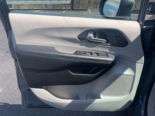 used 2023 Chrysler Pacifica car, priced at $24,254